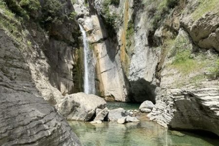 ΚΑΤΑΡΡΑΚΤΗΣ ΜΑΝΙΚΙΑΤΗΣ